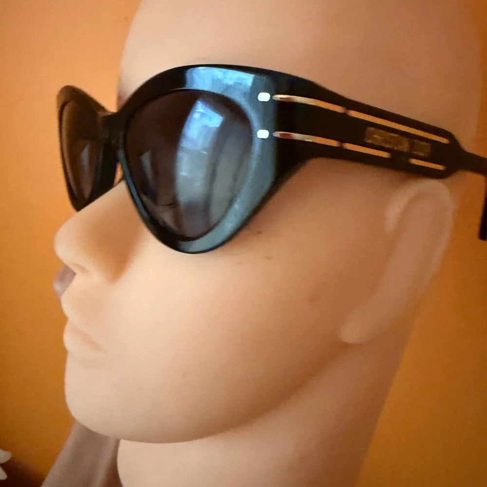 Black Dior cat Sunglasses - Picture 3 of 13